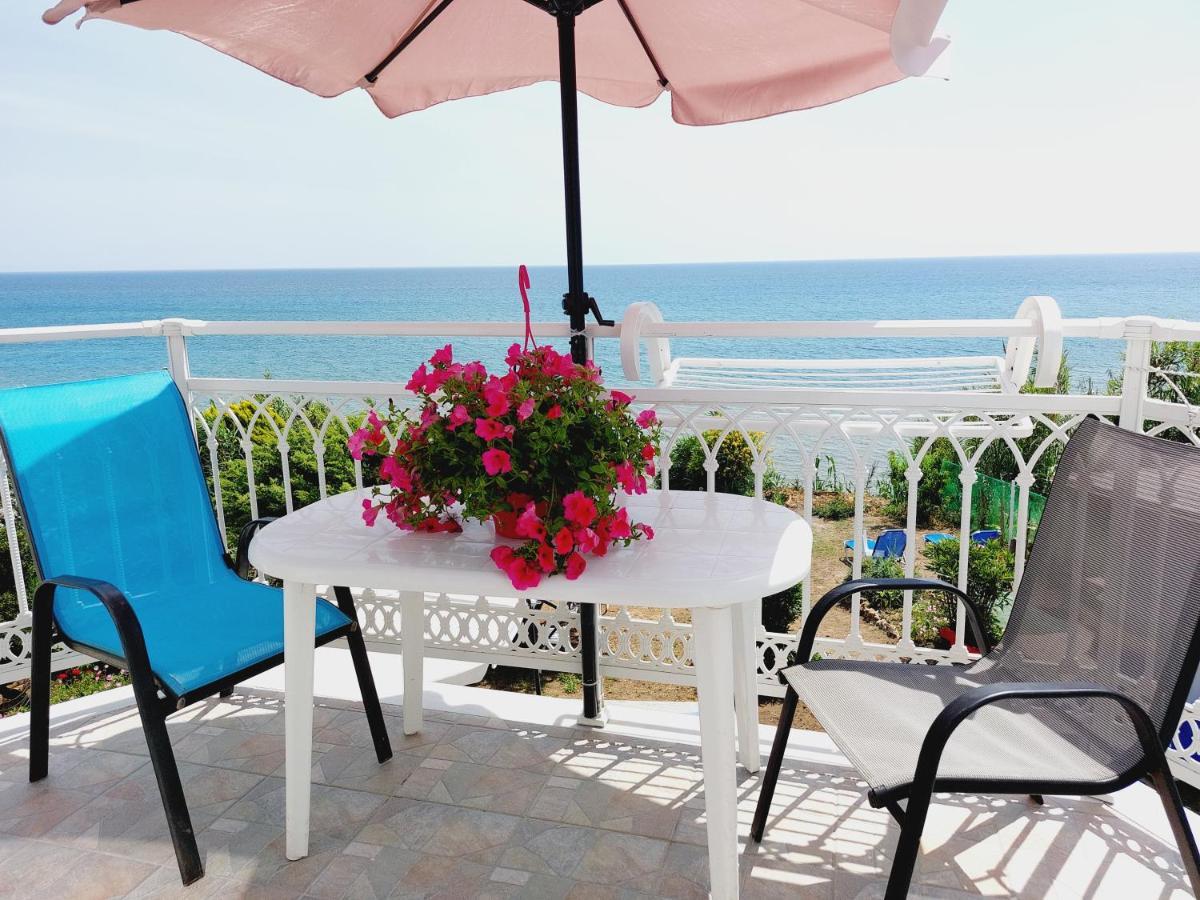 Leta Apartments Агиос-Георгиос Экстерьер фото